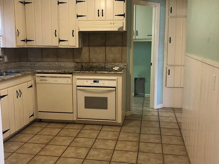 2409 9th Ave — Photo 12
