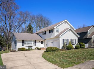 612 Norwood Rd, Mount Laurel, NJ 08054