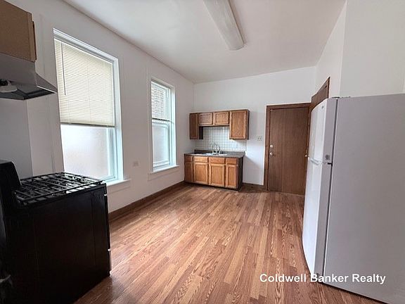 5th image of 2654 W Thomas St APT 1R