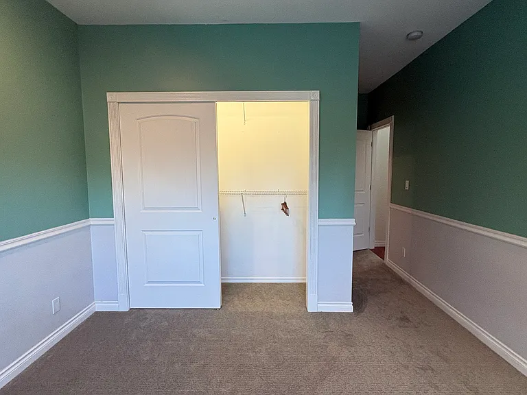 2556 S Eddy St — Photo 21