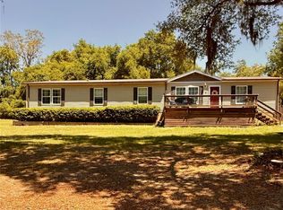 9711 SE Highway 464c, Ocklawaha, FL 32179