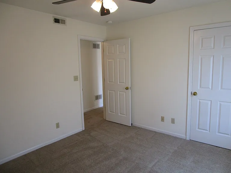 2404-2406 Calder Ct. — Photo 10