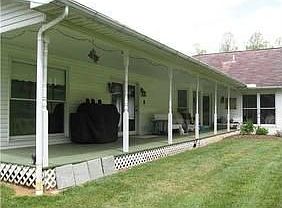 3rd image of 636 Pine Acre Ln