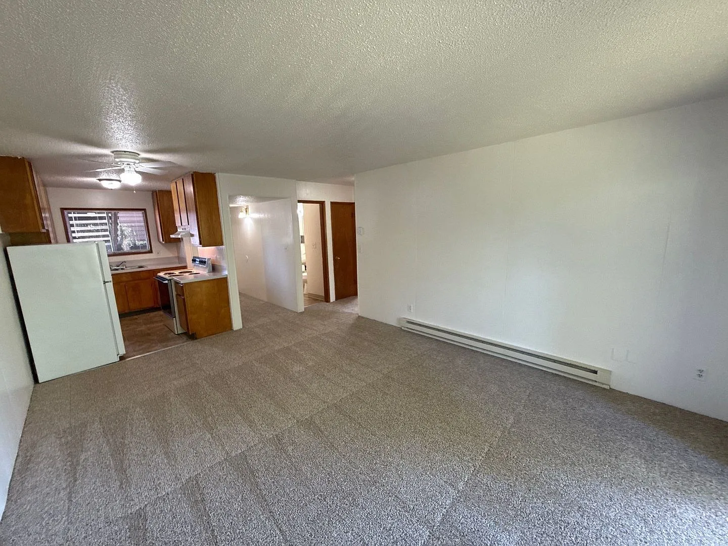 2 bed, 1.0 bath, 635 sqft, $1,195 — Photo 3