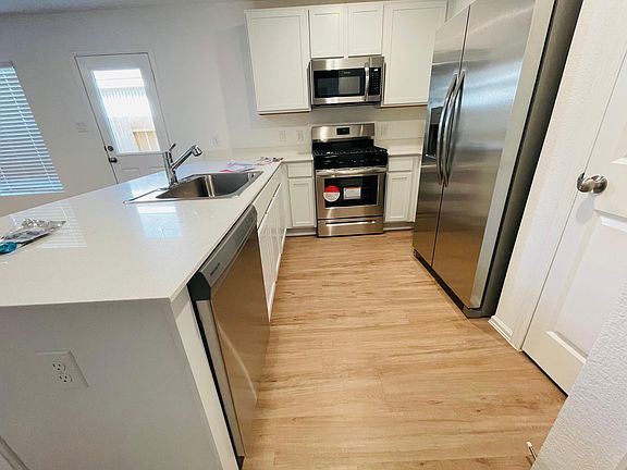 5th image of 7410 Clover Chase Dr