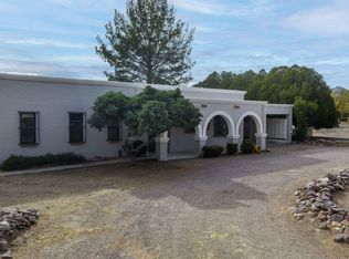 1 Ray Ln, Tubac, AZ 85646