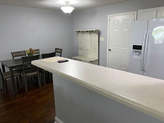 Dining Room with Table for 6