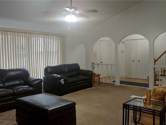 3rd image of 7659 Aldersyde Dr