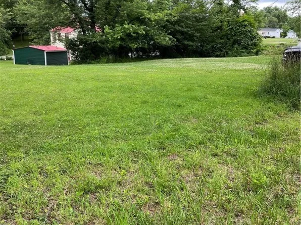 Scott Ave, Ashtabula, OH 44004