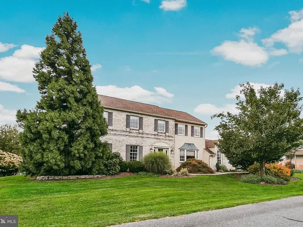 4216 Lakeside Dr, Coplay, PA 18037