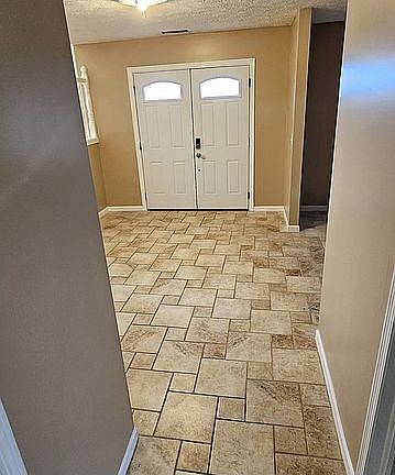 2nd image of 25 Julie Ct