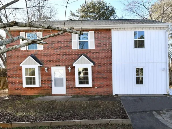 712 Pilgrim Ford Ct, Clemmons, NC 27012