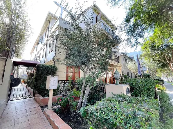 140 S Crescent Dr APT A, Beverly Hills, CA 90212