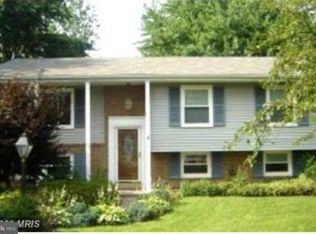 303 Collier Ct, Sterling, VA 20164