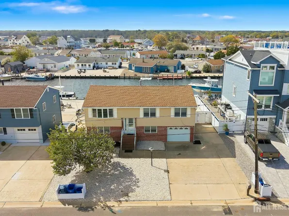 116 Montclair Rd N, Barnegat, NJ 08005