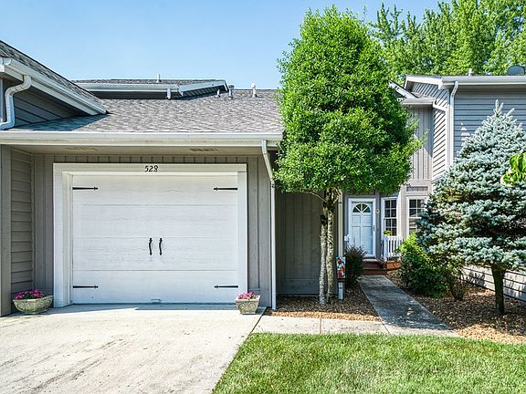 2nd image of 528 Riverbend Dr