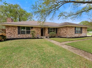 1816 Bee Creek Dr, College Station, TX 77840
