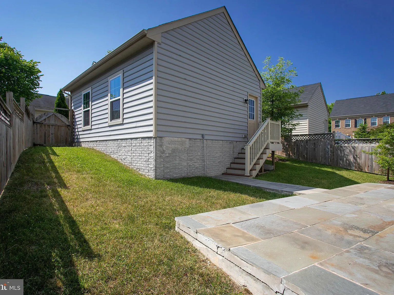 3 bed, 3.5 bath, 3540 sqft, $3,595 — Photo 4