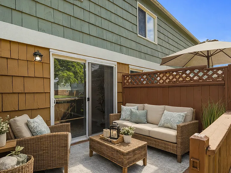 Pacific Walk Townhomes - Your New Oasis — Photo 10