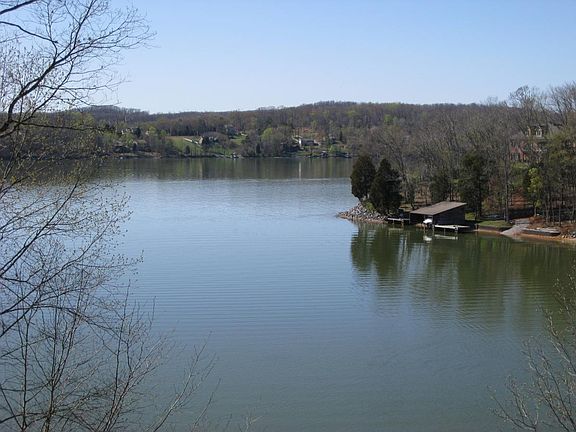 4th image of 104 Hill Top Dr