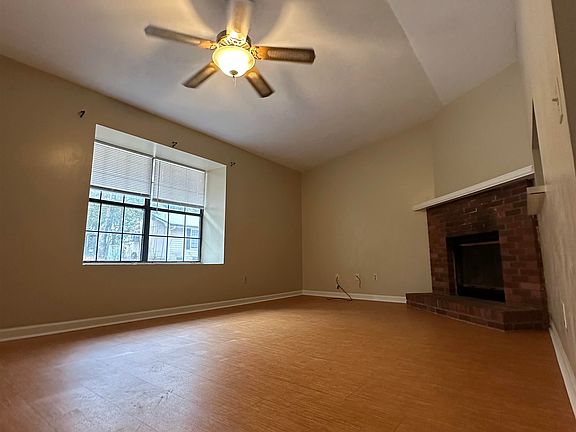 3rd image of 1546 Merry Oaks Ct