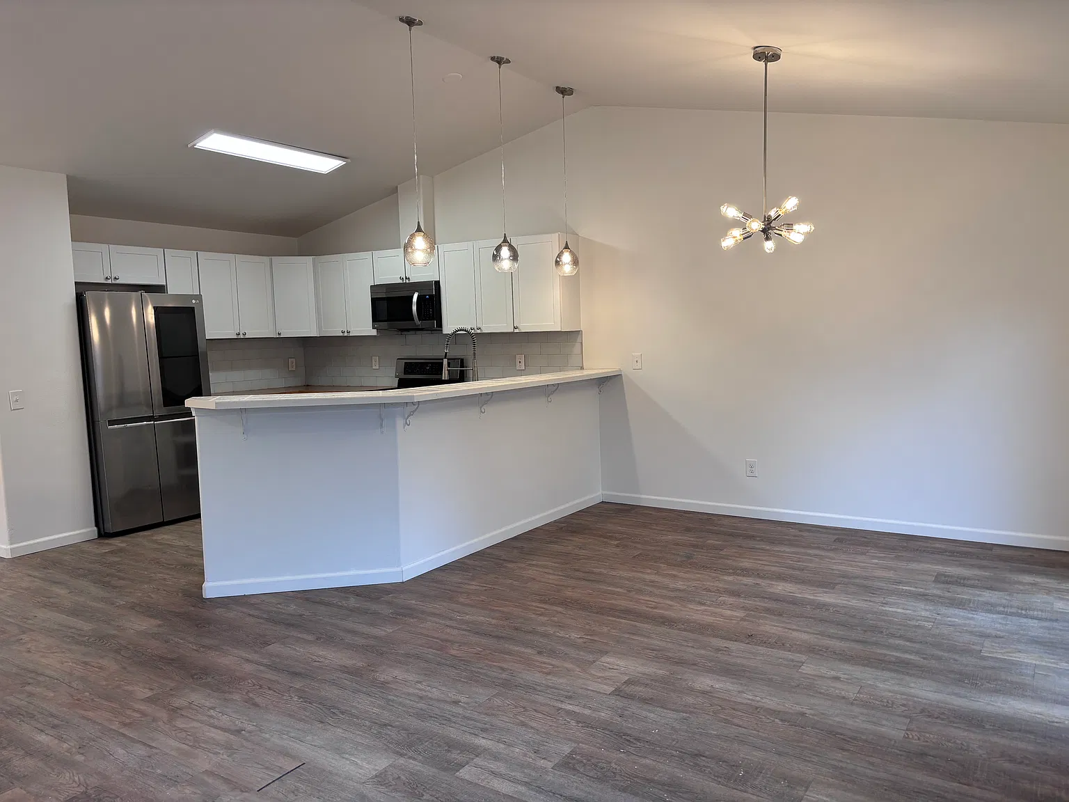 3 bed, 1456 sqft, $2,700 — Photo 3