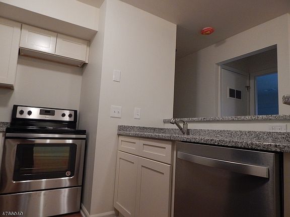 3rd image of 93 Sage Ct