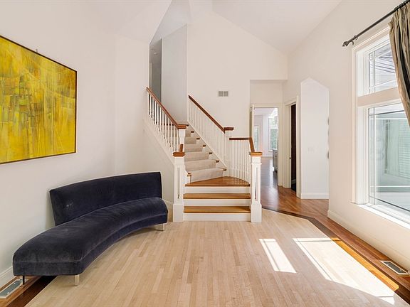 5th image of 100 Westcliff Rd