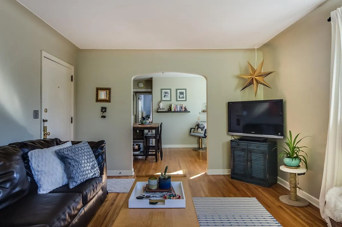 1 bed, 900 sqft, $1,500 — Photo 3