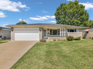 8641 Crestview Dr, Sterling Heights, MI 48312