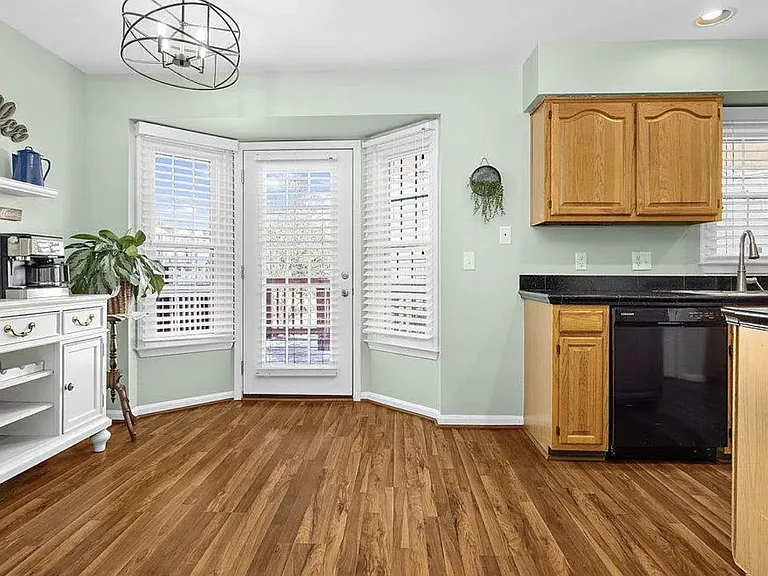 251 Saint Michaels Cir — Photo 4