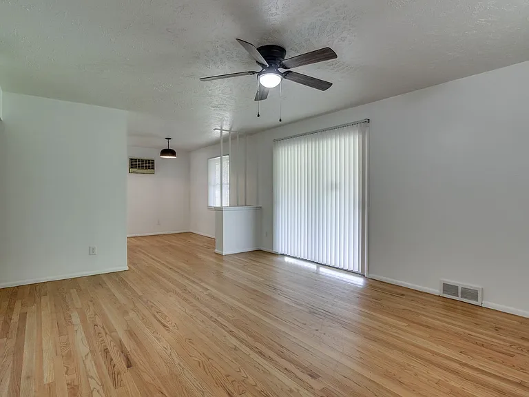 3516 Mount Pleasant Dr — Photo 7