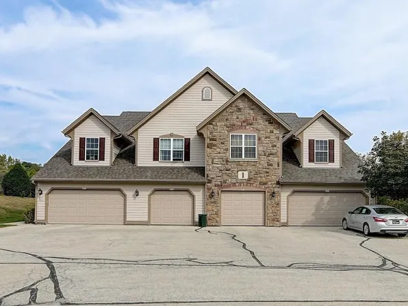 2010 W Vista Bella Dr #101, Oak Creek, WI 53154