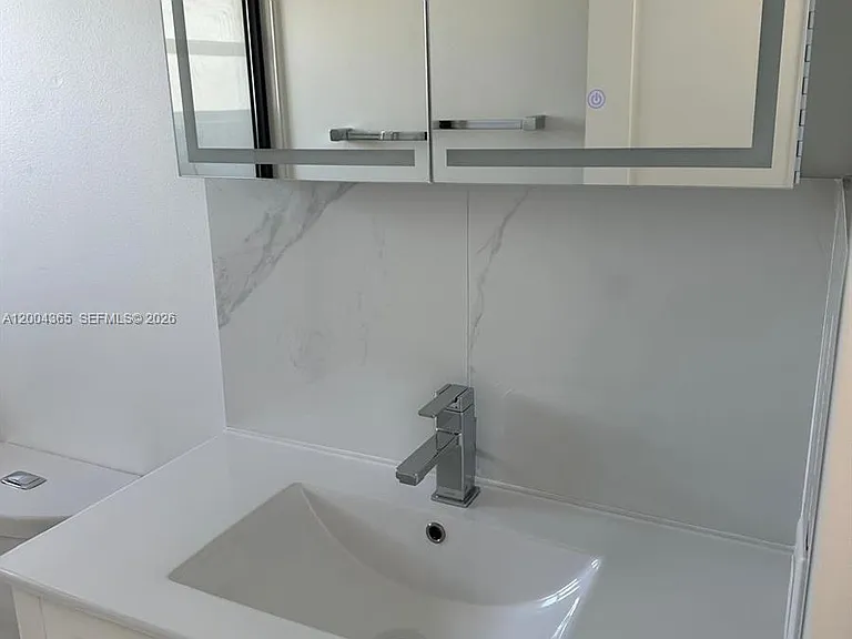 360 Meridian Ave #3E — Photo 8