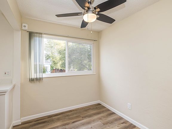 4th image of 276 Adams St APT 6