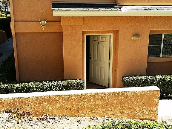 3rd image of 1011 Harbor Village Dr