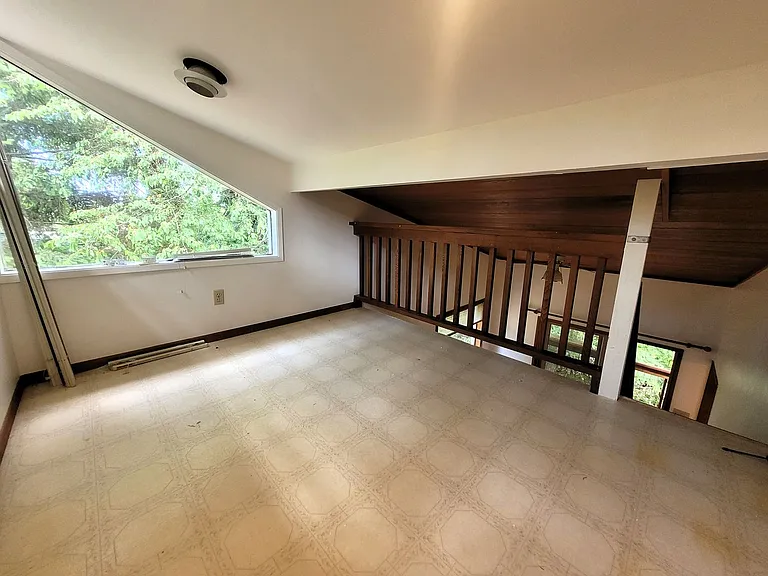 1327 Toledo St — Photo 29