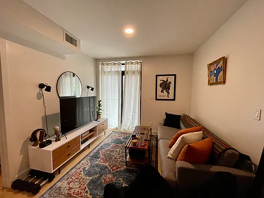 Rented by Oxford Property Group | media 10