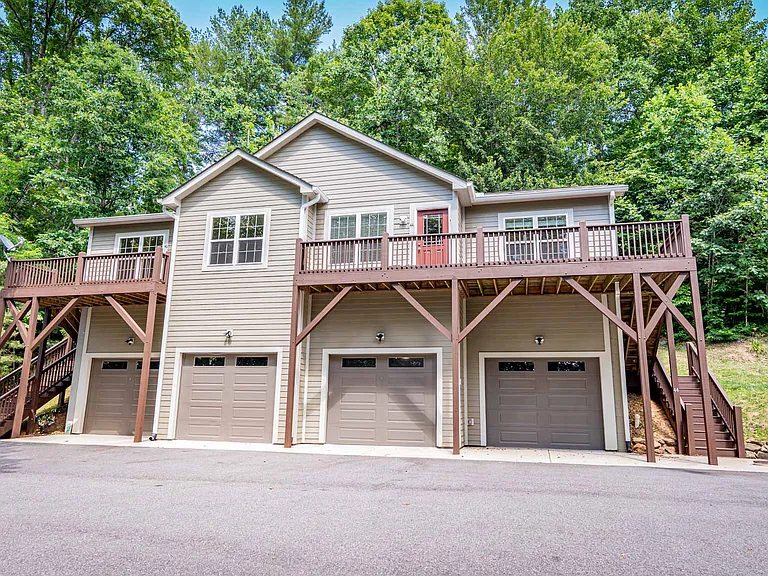 46 Celebration Pl — Photo 1