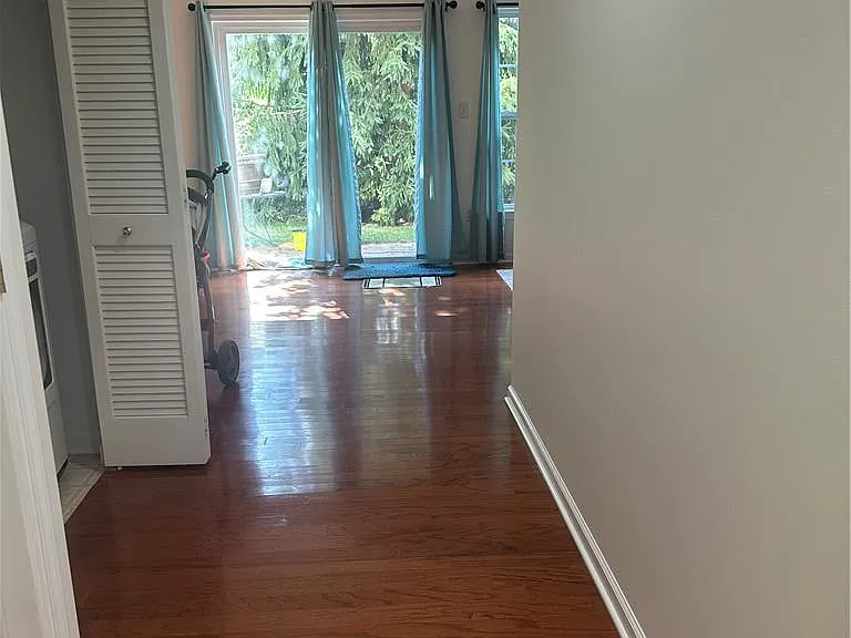 1051 Sparrow Way — Photo 3