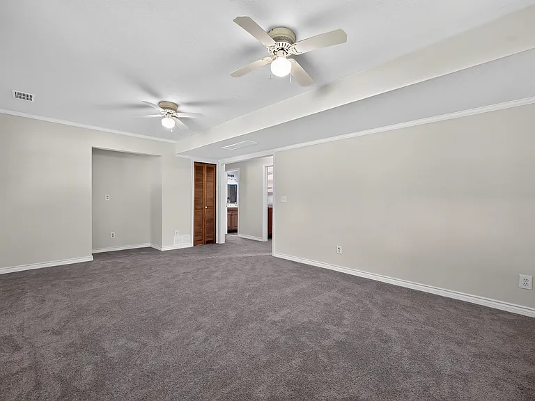 6611 Textile Rd — Photo 45