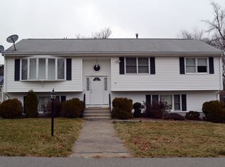 22 Stevens Dr, Holbrook, MA 02343