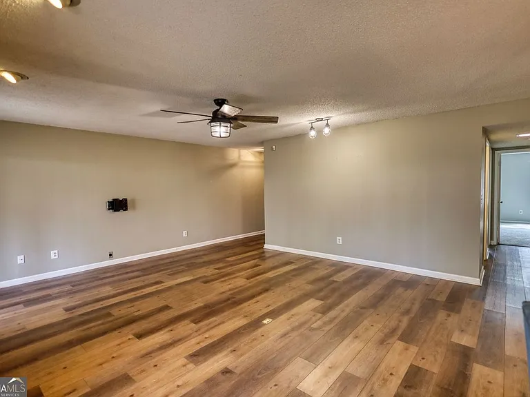 11 Doranne Ct SE #11 — Photo 9