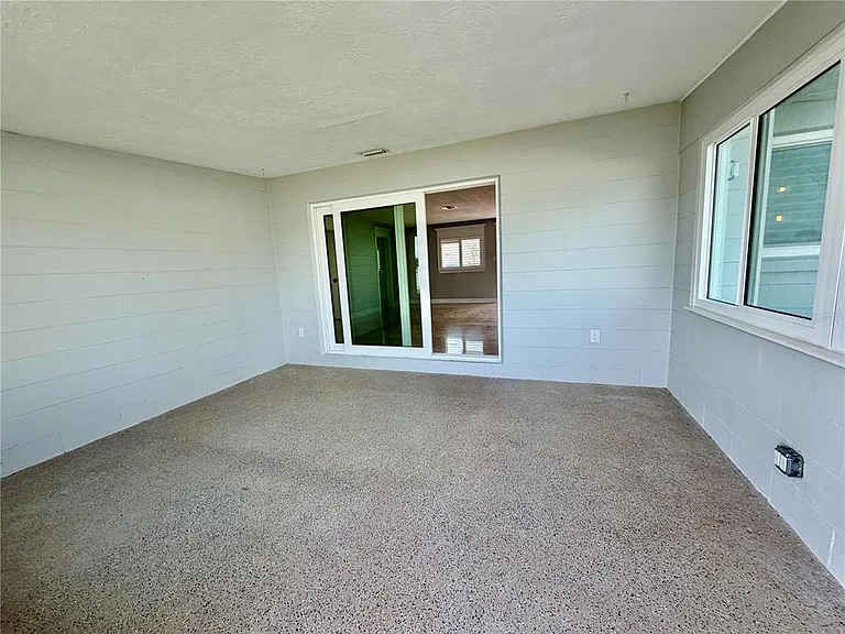 17045 Dolphin Dr — Photo 28