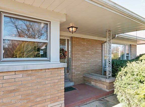 3rd image of N360 Herrick Dr