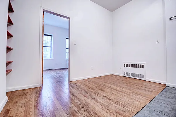 Rented by Urbane Brokerage | media 4