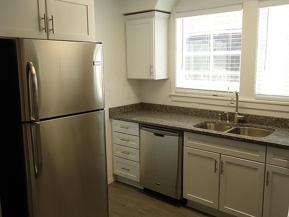 3rd image of 2826 Herschel St APT 3