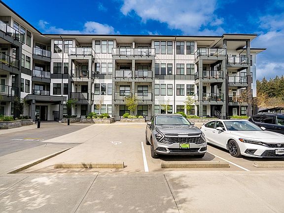 4th image of 2120 Gladwin Rd #205