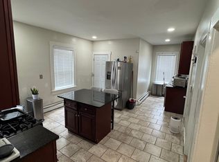 260-262 Douglas Ave #1, Providence, RI 02908