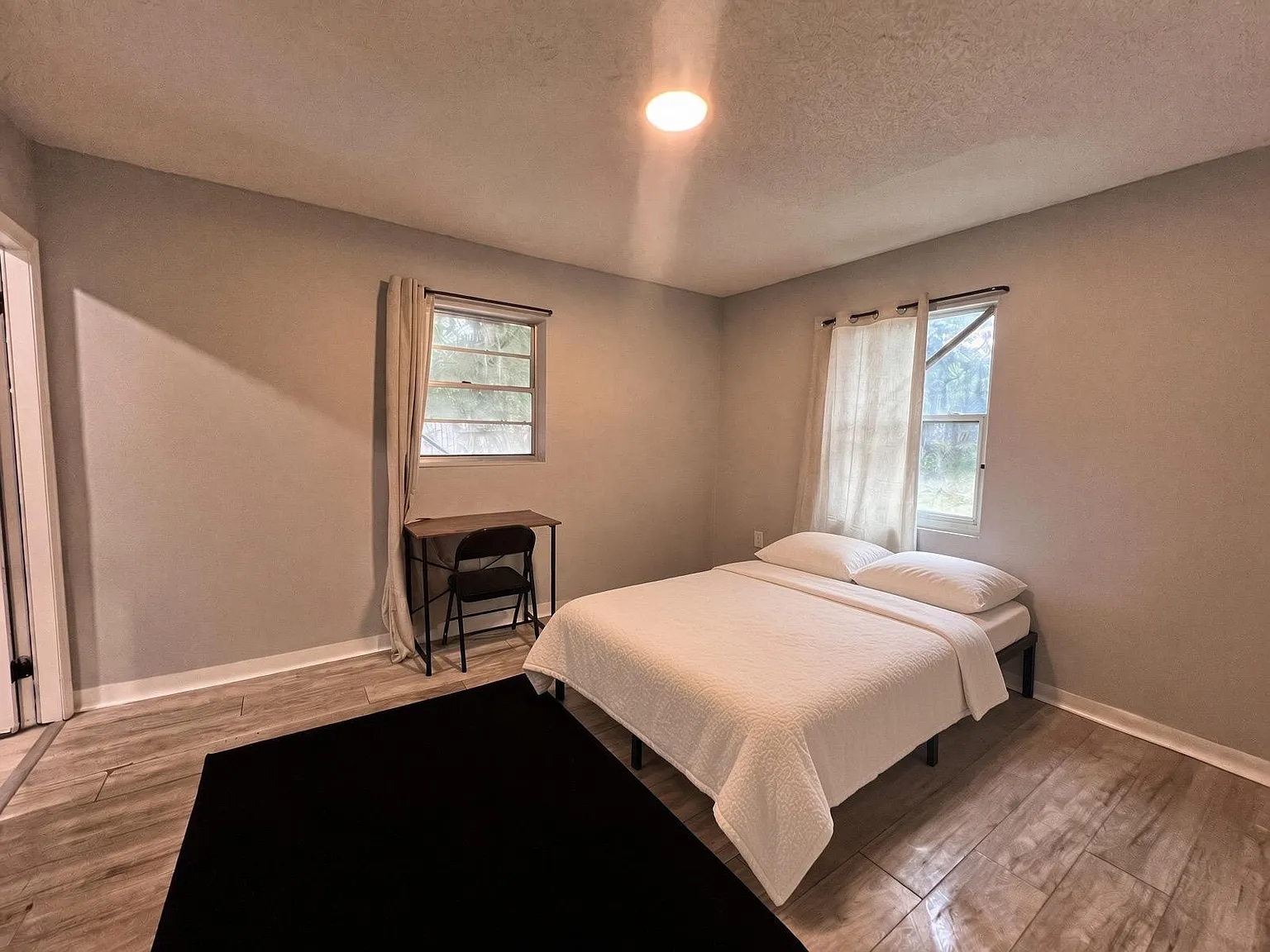 4 bed, 2.0 bath, 1400 sqft, $1,269 — Photo 2